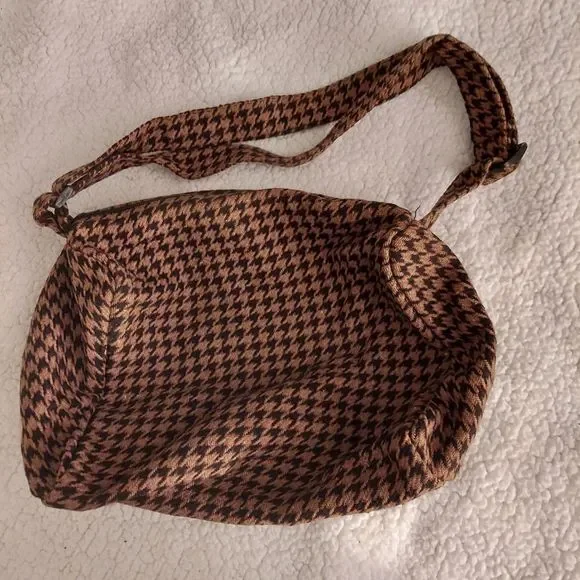 Houndstooth Crossbody Bag w/ 3 pins - Picture 10 of 10